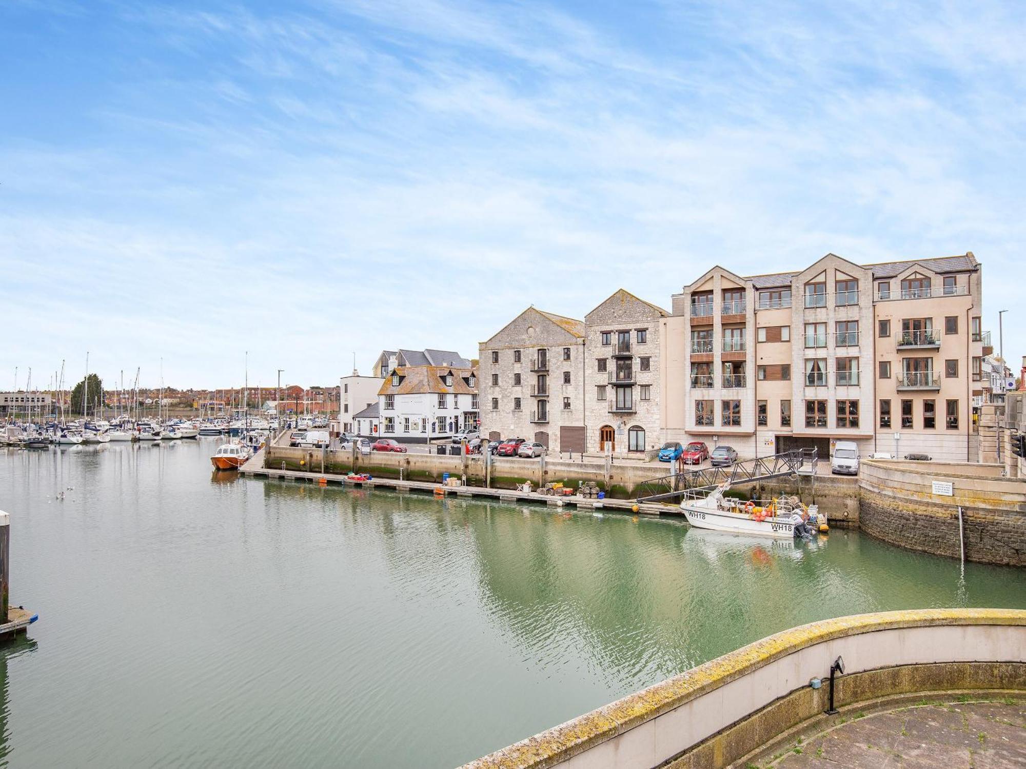 Harbourside Landing * Weymouth